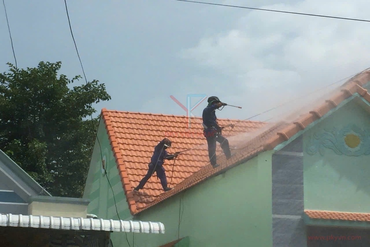 AN TOÀN LAO ĐỘNG TRONG VỆ SINH VÀ SƠN MÁI NGÓI